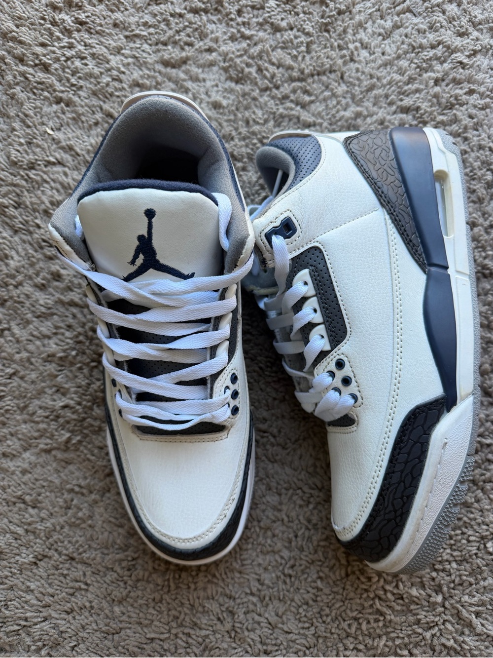Jordan Men's Basketball Sneakers in White and Gray